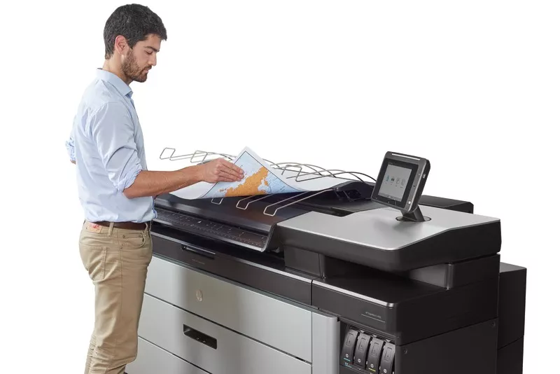 HP PageWide XL 4000 man examining print 